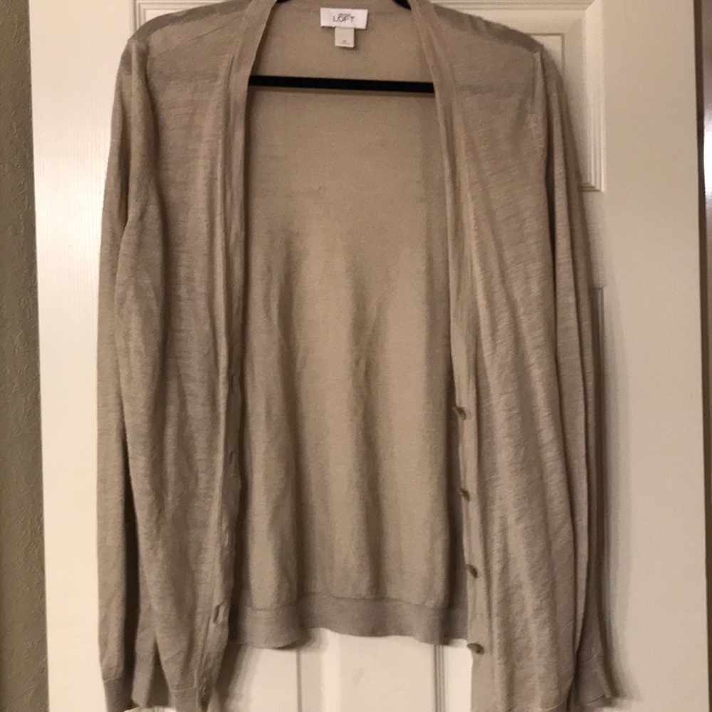 Ann Taylor LOFT XL women’s 5 button sweater (tan)